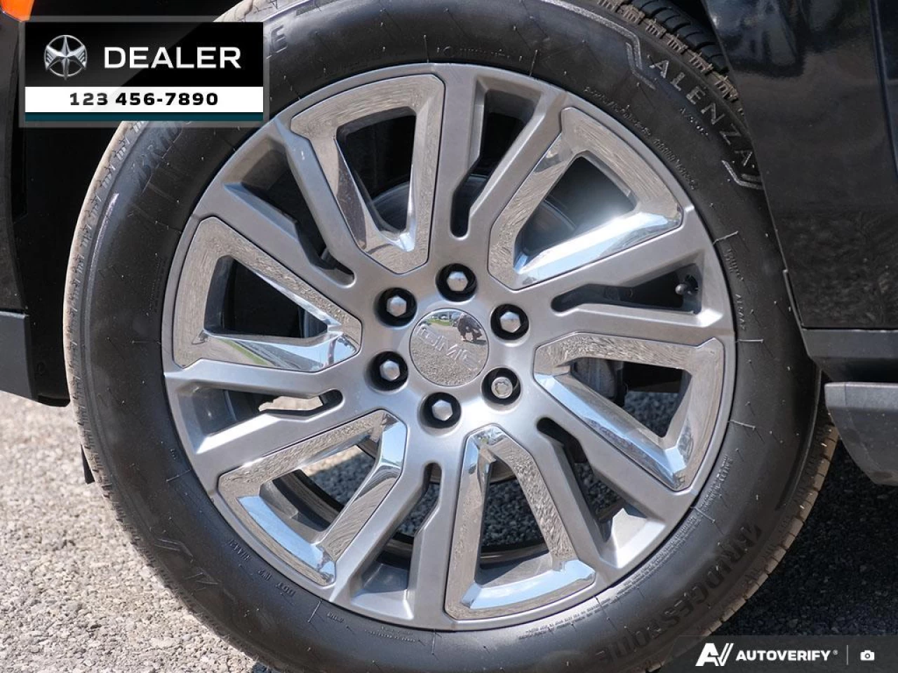 2021 GMC Yukon Denali Main Image