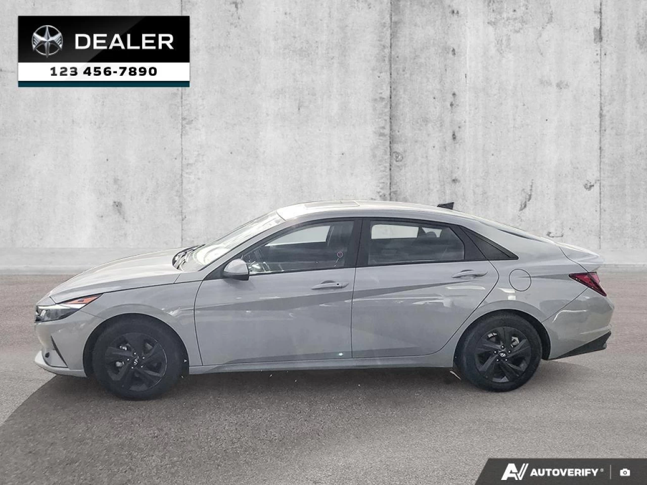 2022 Hyundai Elantra Preferred Main Image