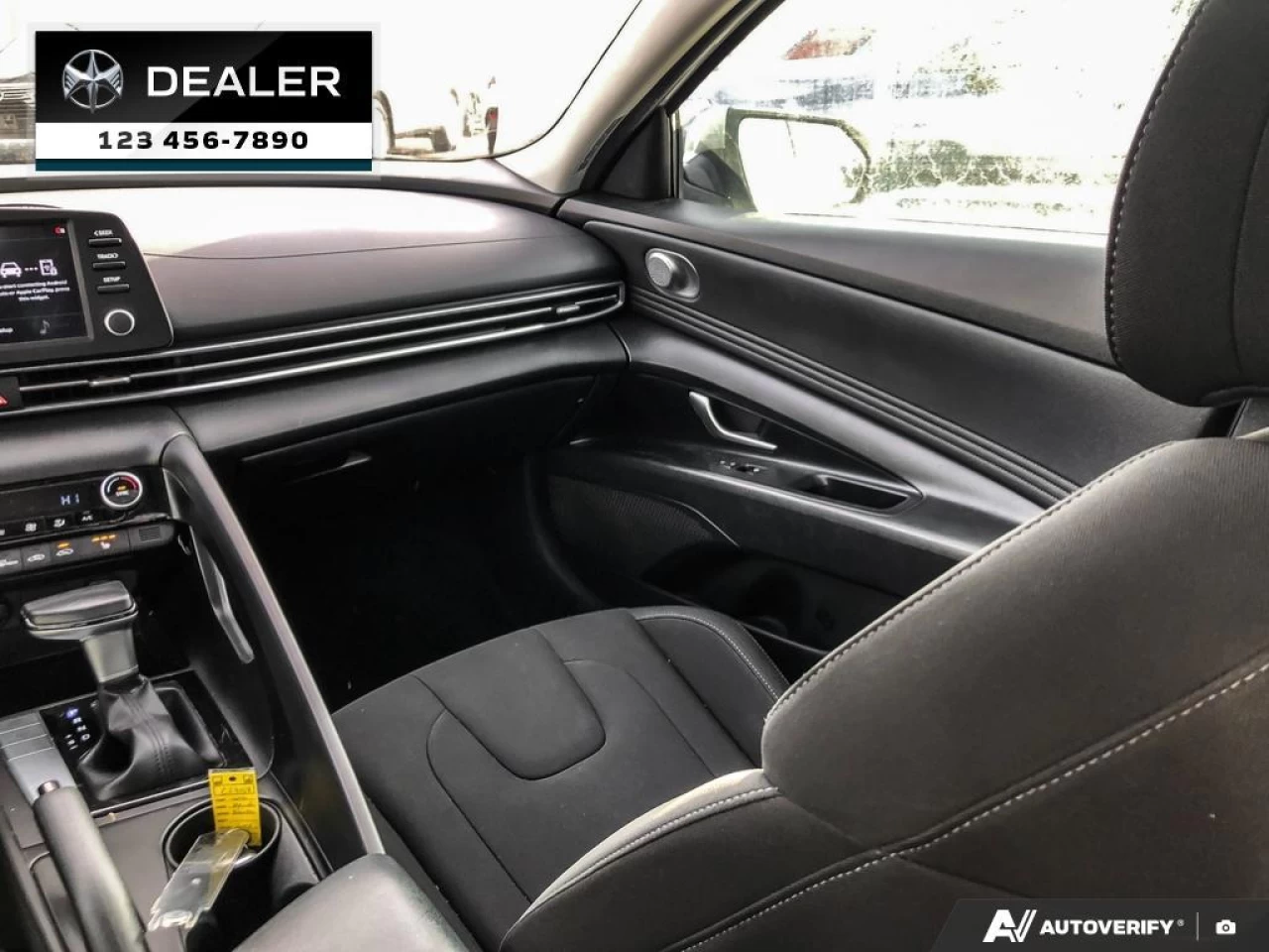 2022 Hyundai Elantra Preferred Main Image