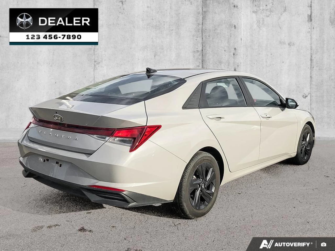 2022 Hyundai Elantra Preferred Main Image