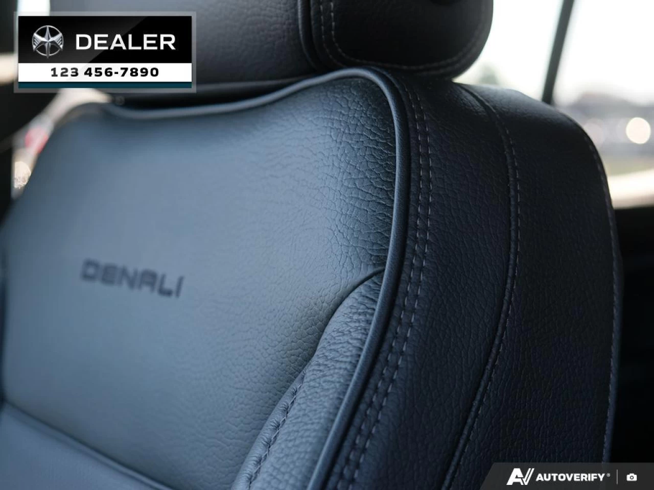 2021 GMC Yukon Denali Main Image