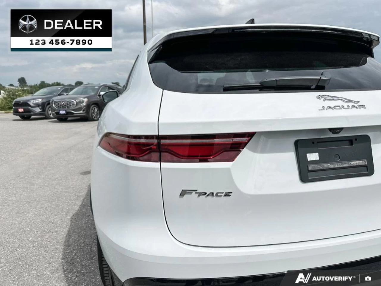 2023 Jaguar F-Pace P250 R-Dynamic S Image principale