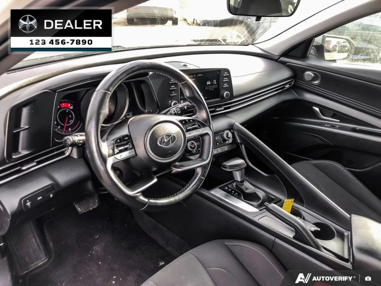 2022 Hyundai Elantra Preferred Image principale