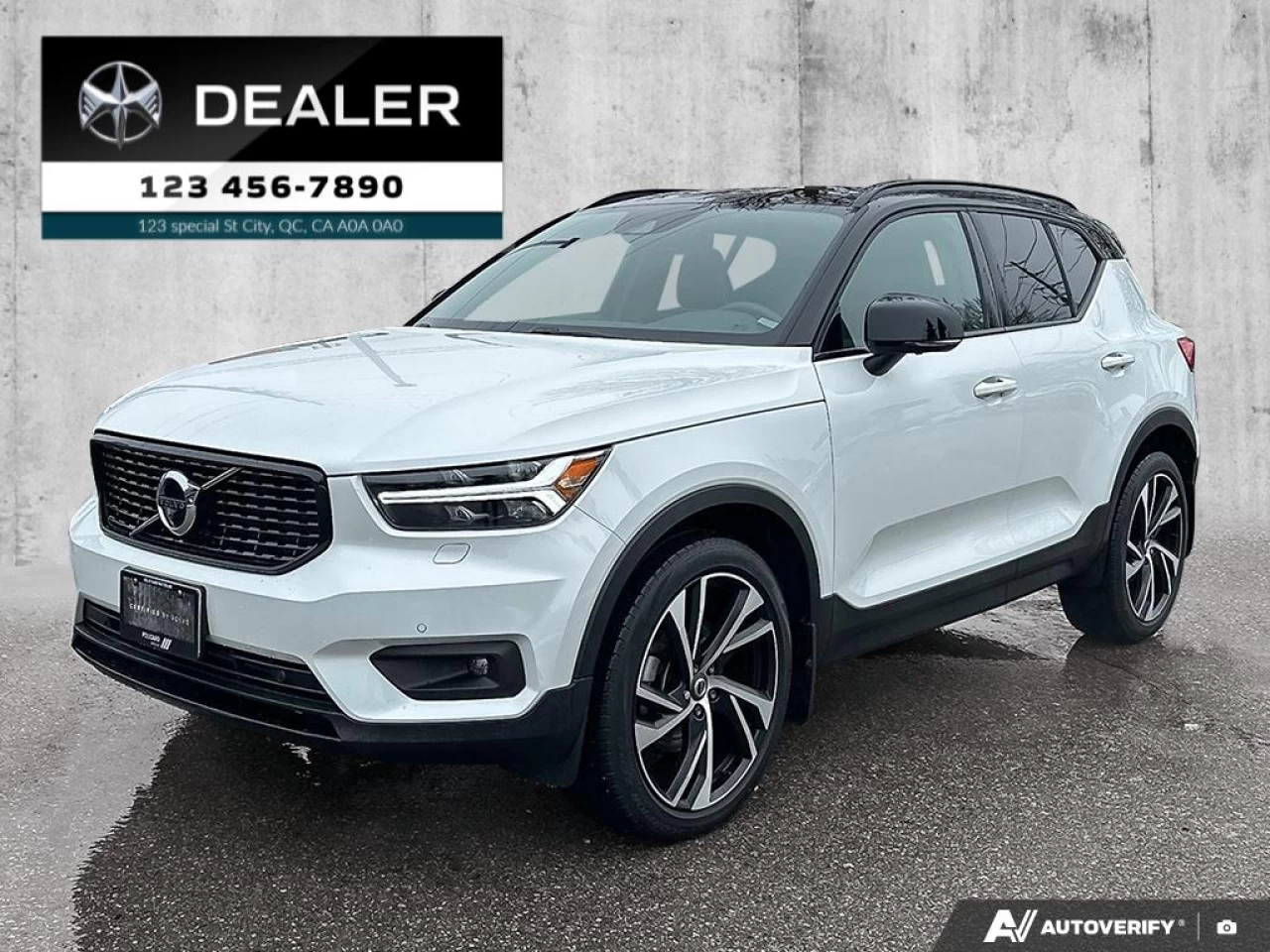 2022 Volvo XC40 T5 R-Design Main Image