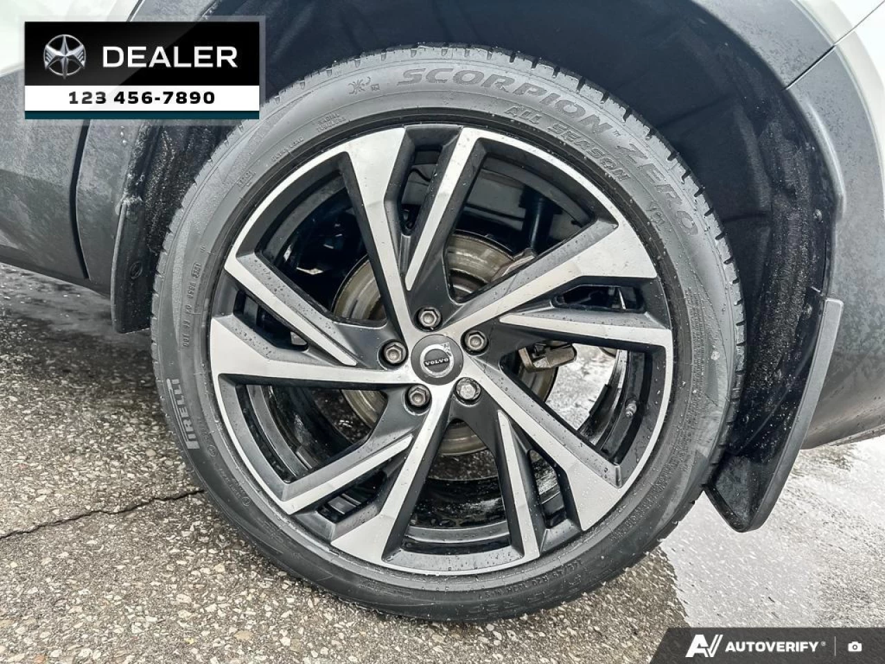 2022 Volvo XC40 T5 R-Design Image principale