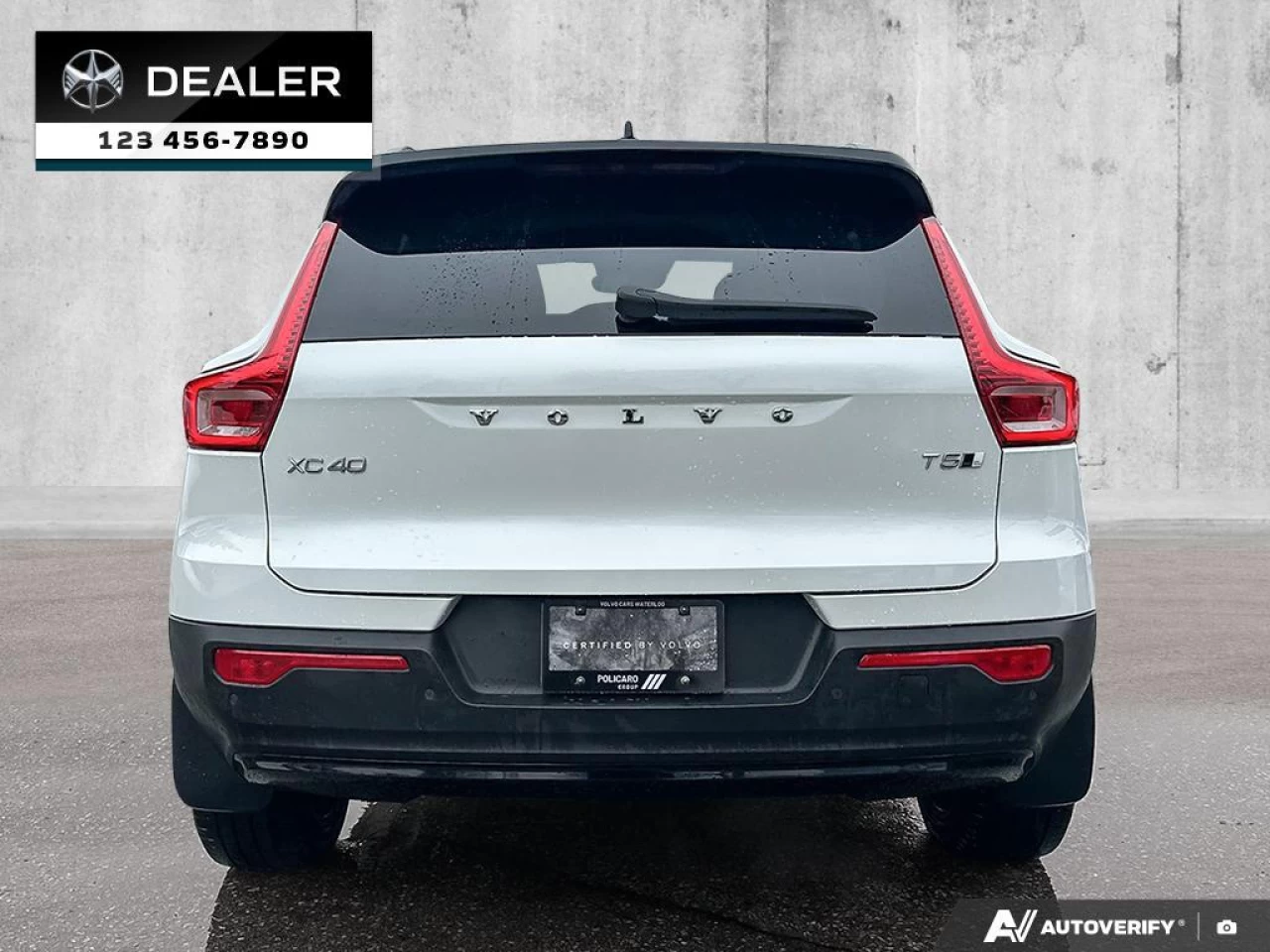 2022 Volvo XC40 T5 R-Design Image principale