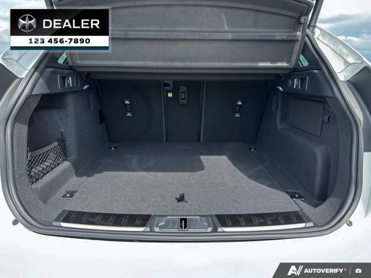 2023 Jaguar F-Pace P250 R-Dynamic S Image principale