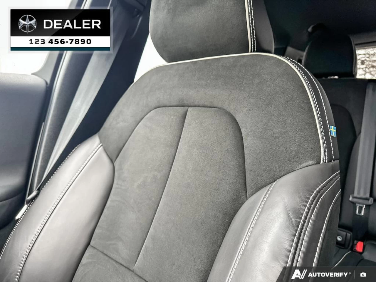 2022 Volvo XC40 T5 R-Design Image principale