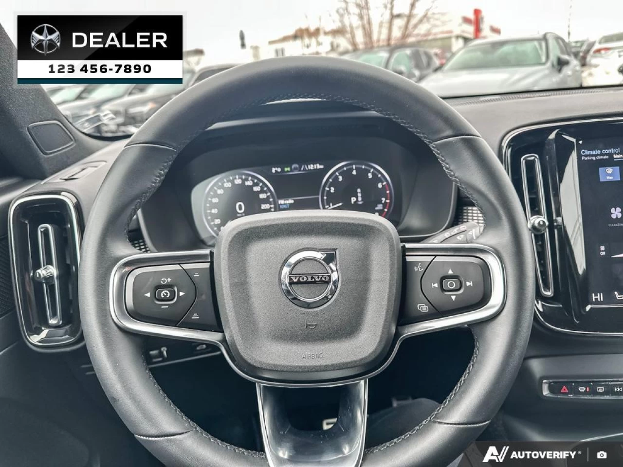 2022 Volvo XC40 T5 R-Design Image principale